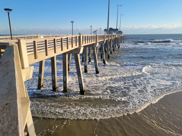 Jennette's Pier, Sunny & Windy