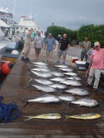 Pirate's Cove Marina, Rainy Weather = Great fishing