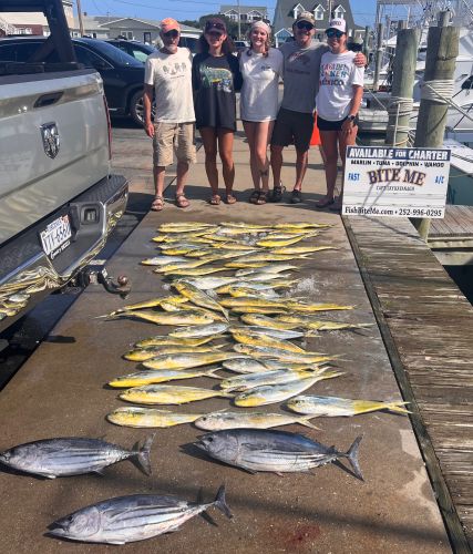 Bite Me Sportfishing Charters, Dolphin and tuna on a pretty day