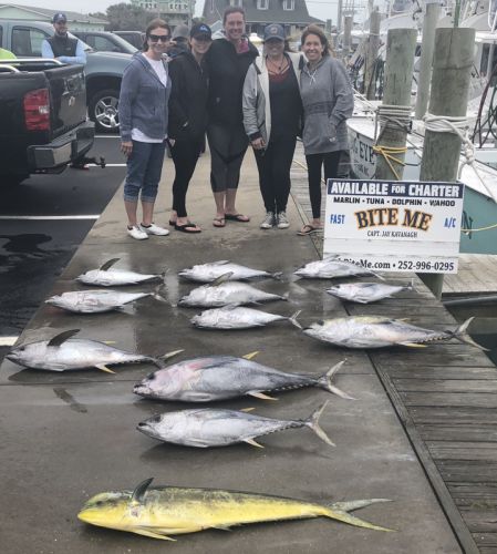 Bite Me Sportfishing Charters, Wild women!