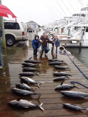 Pirate's Cove Marina, Saturdays are for the Tunas!