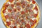 Garden Deli & Pizzeria, Meatza Pizza