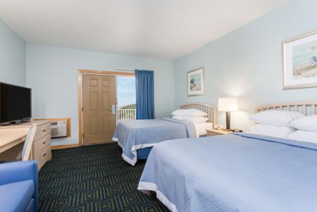 Outer Banks Hotels & Vacation Rentals, 2 Queens Oceanview