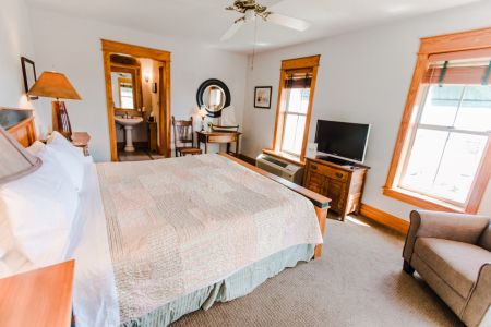 The Roanoke Island Inn, Room 4 - King Suite