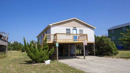 Brindley Beach Vacations, Camelot