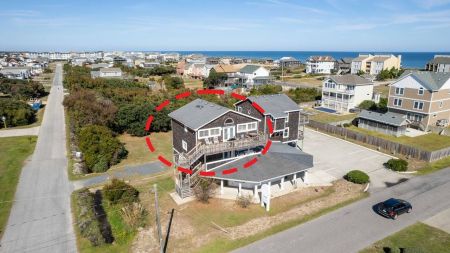 Brindley Beach Vacations, Driftwood Dreaming
