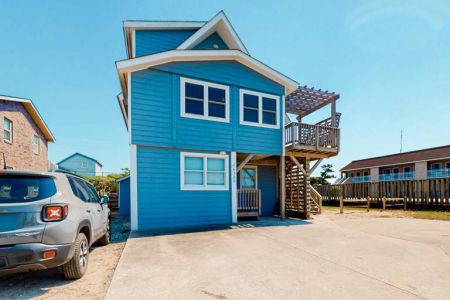 Hatteras Realty, Holiday House