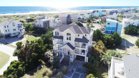Brindley Beach Vacations, Castaway Avon
