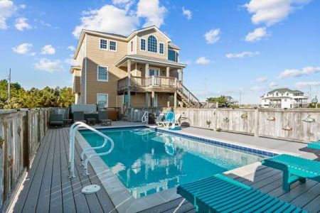 Resort Realty, Fintastic Waves