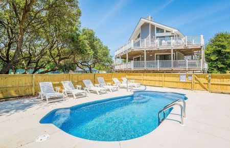 Beach Realty, Captain's Perch