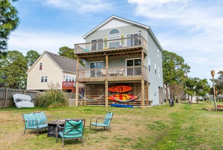 Beach Realty, Sound Waves