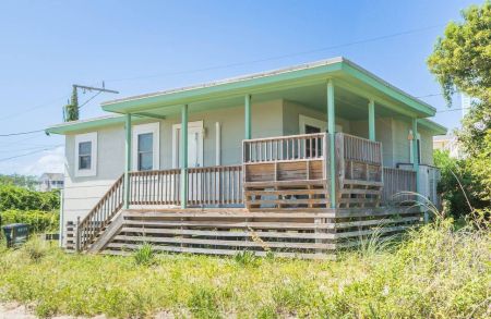 Beach Realty, Bennett's Bungalow