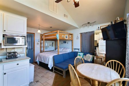 Hatteras Cabanas, 27. Oceans Door East