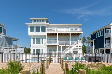 KEES Vacations, Pier Envy