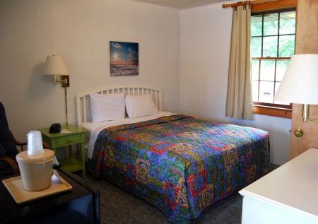 The Dare Haven Motel on the Outer Banks, Cozy Queen Room