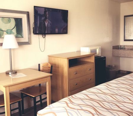 Seahorse Inn & Cottages, 1 King Bed