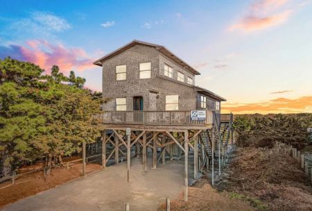 Surf or Sound Realty, Topside