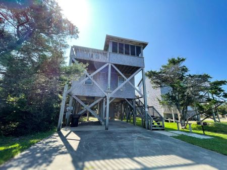 Dolphin Realty, Swinkels