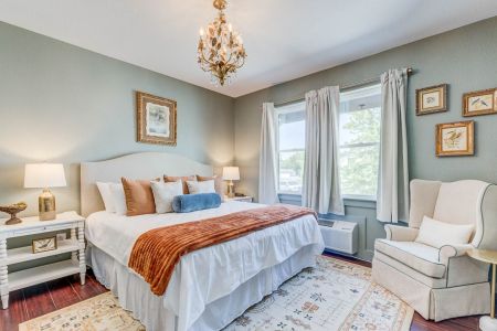 The Pearl Hotel, The Poet's Sanctuary