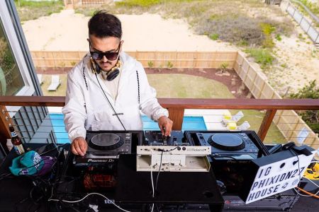 Outer Banks Brewing Station, DJ Gustavo