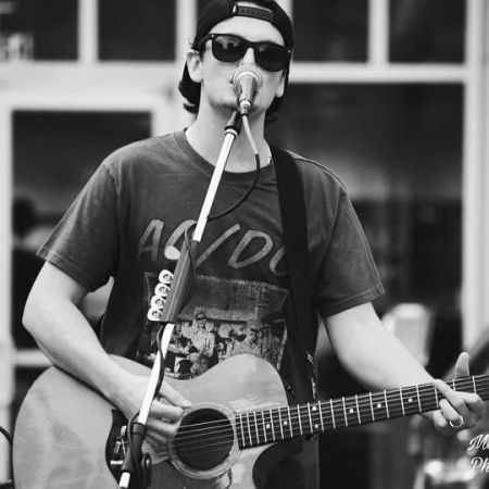 Village Beach Club, Live Music with Grant Austin Taylor Band