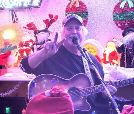 Blue Crab Tavern, Gary Roman