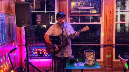 Village Beach Club, Live Music with Shane Thomas