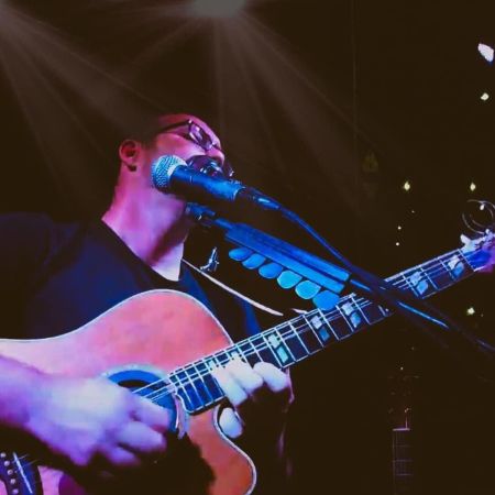 Buffalo City Distillery, Acoustic Sunday with Phil Watson
