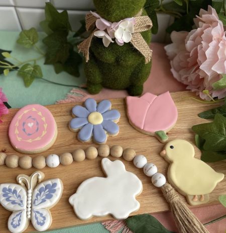 Buffalo City Distillery, Easter Cookie Decorating Class