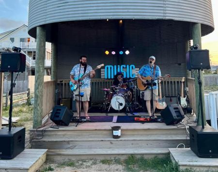 Tap Shack, The MoRons