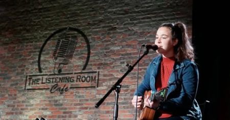 Misfit Bars of Christmas Crawl, Erin Deneen