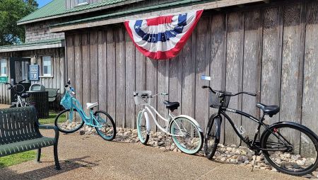 Town of Manteo, Dare A250: Red, White & Local Downtown Market