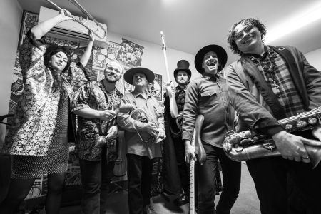 Fish Heads Bar & Grill, Magenta Sunshine