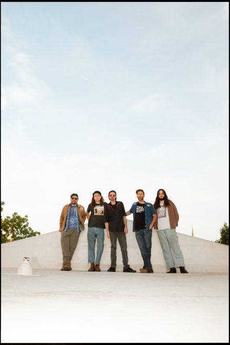 Fish Heads Bar & Grill, Suns of Stars