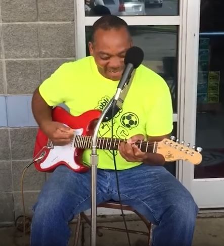 Rundown Cafe, Live Music with EZ Malone
