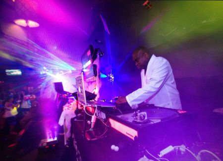 Jolly Roger Restaurant, Karaoke with DJ Fresh and the Fresh Crew!