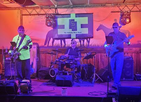 Shaka's Beach Bar & Grill, E3 Band