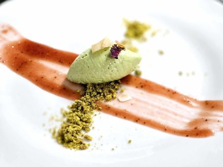 Misfit Bars of Christmas Crawl, Treat Yo' Elf Dessert Tasting at The Saltbox Cafe