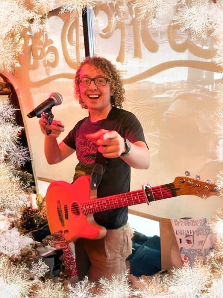 Misfit Bars of Christmas Crawl, Jack Colgan at The Blue Crab Tavern