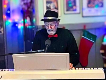 Misfit Bars of Christmas Crawl, Joe Watson at Tap That OBX