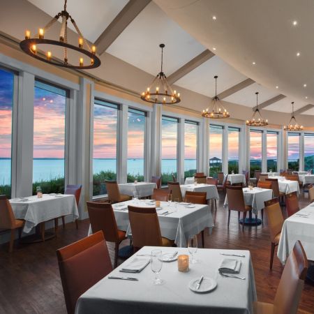 Sanderling Resort, Holiday Dining