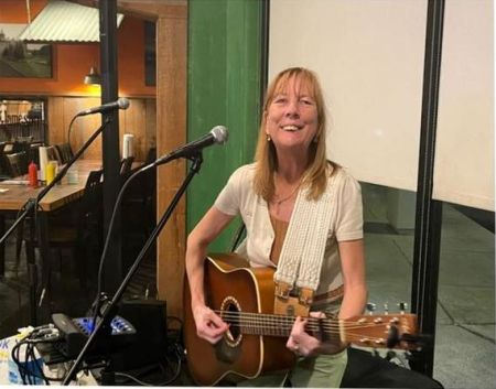 1903 Bar and Kitchen, Open Mic Night
