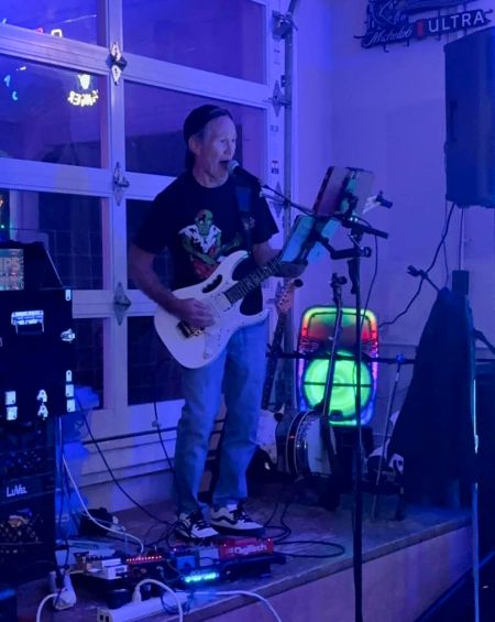 Misfit Bars of Christmas Crawl, Lennon at Tap That OBX