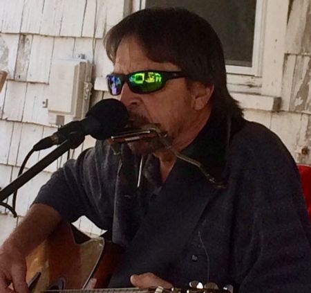 Basnight’s Lone Cedar Cafe, Live Music with Joe Bowling