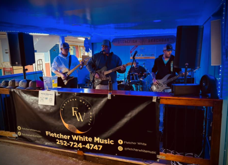 Jolly Roger Restaurant, Live Music: Fletcher White