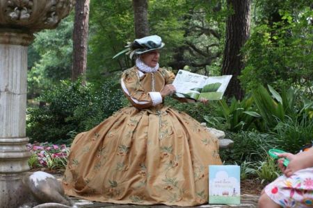 Elizabethan Gardens, Storybook Thursdays