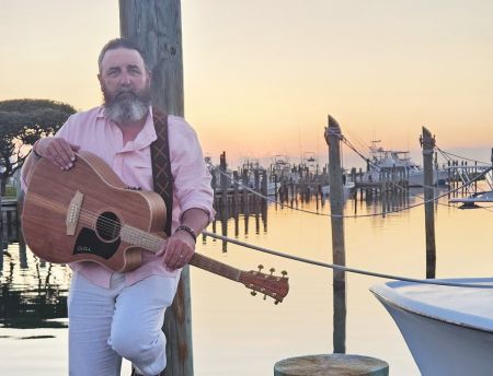 The Wreck Tiki Bar, Todd Bowen