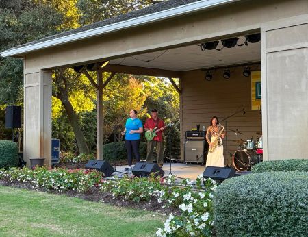 Duck Town Park, Duck Unplugged: Concert on the Green