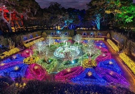 Elizabethan Gardens, WinterLights