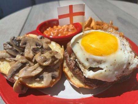 Lost Colony Tavern, The English Breakfast Burger